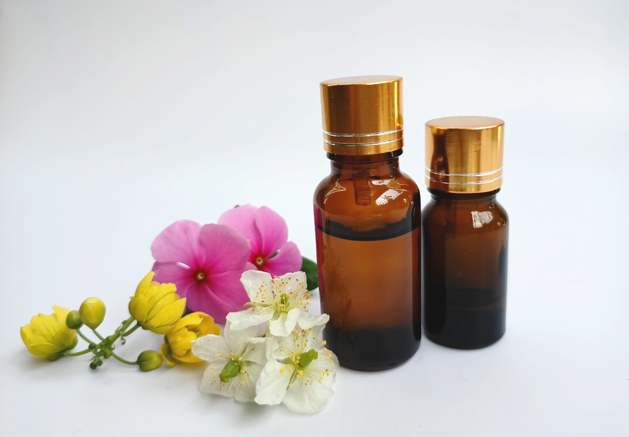TẠI SAO HƯƠNG THƠM VÀ MÀU SẮC TINH DẦU LẠI THAY ĐỔI